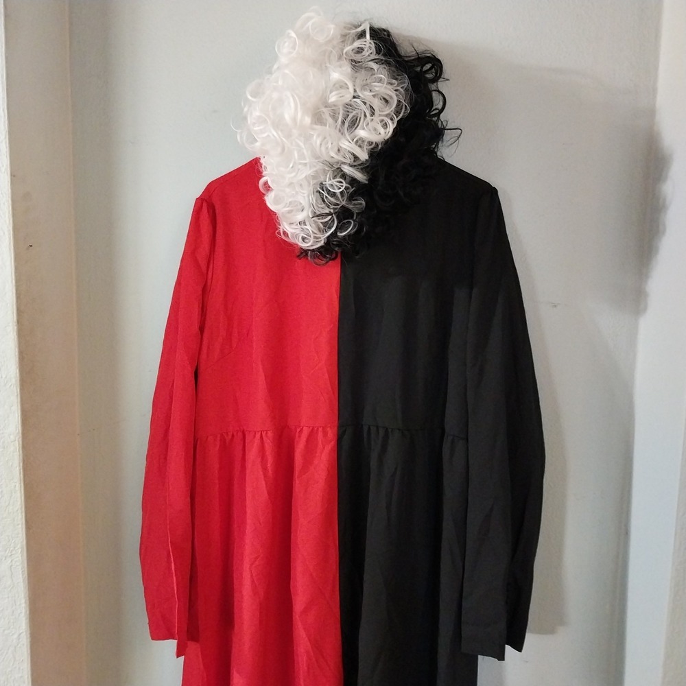 Cruella deville costume ~Dress And Wig Only